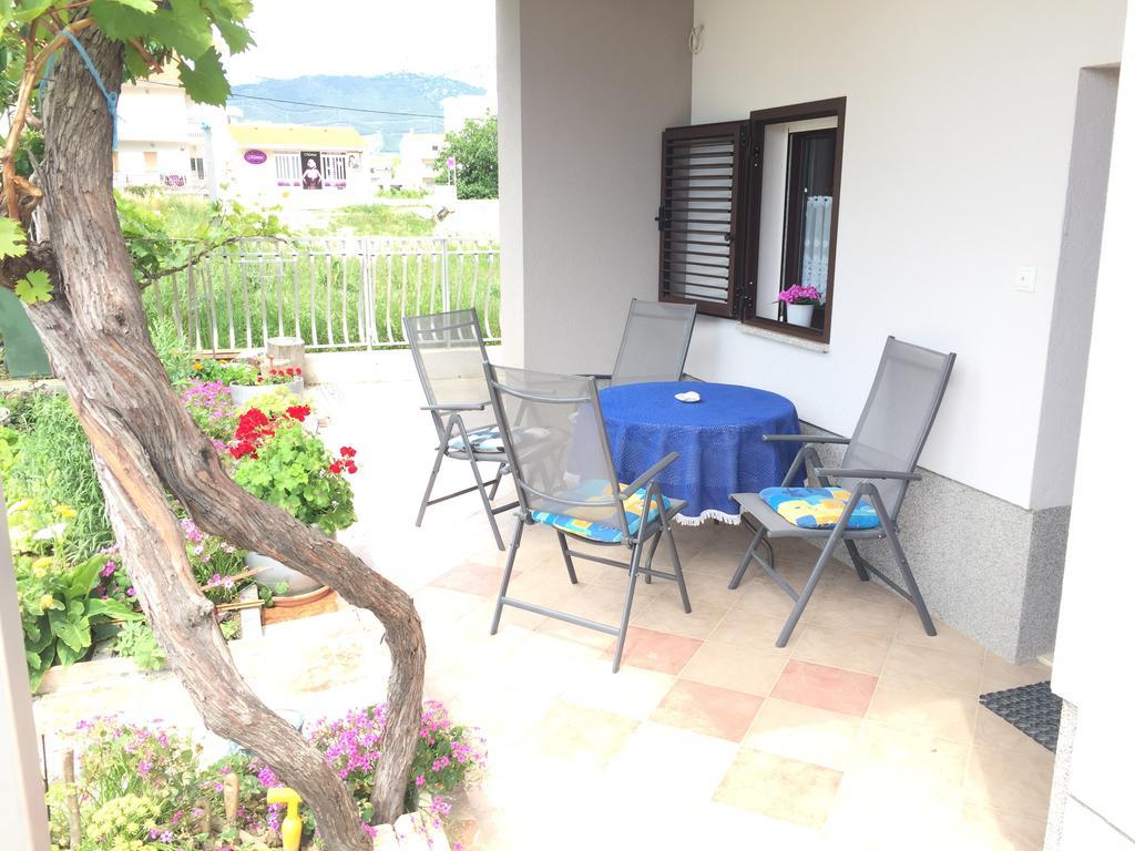 Apartments Silvi Podstrana Exterior photo