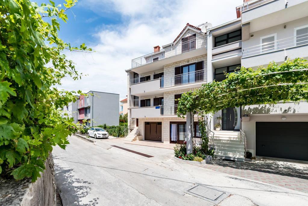 Apartments Silvi Podstrana Exterior photo
