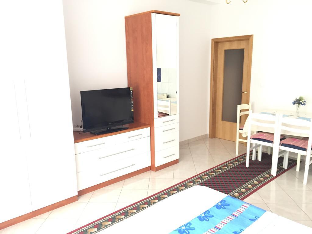 Apartments Silvi Podstrana Exterior photo
